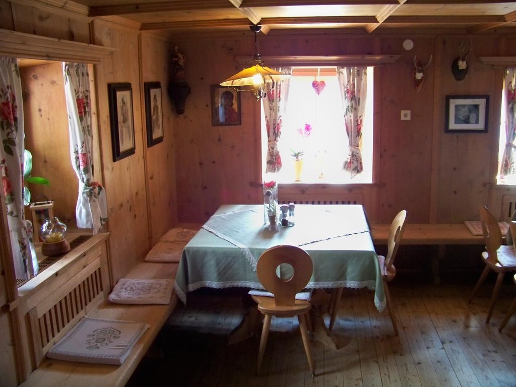 Gaestehaus Bichl Umhausen Extérieur photo