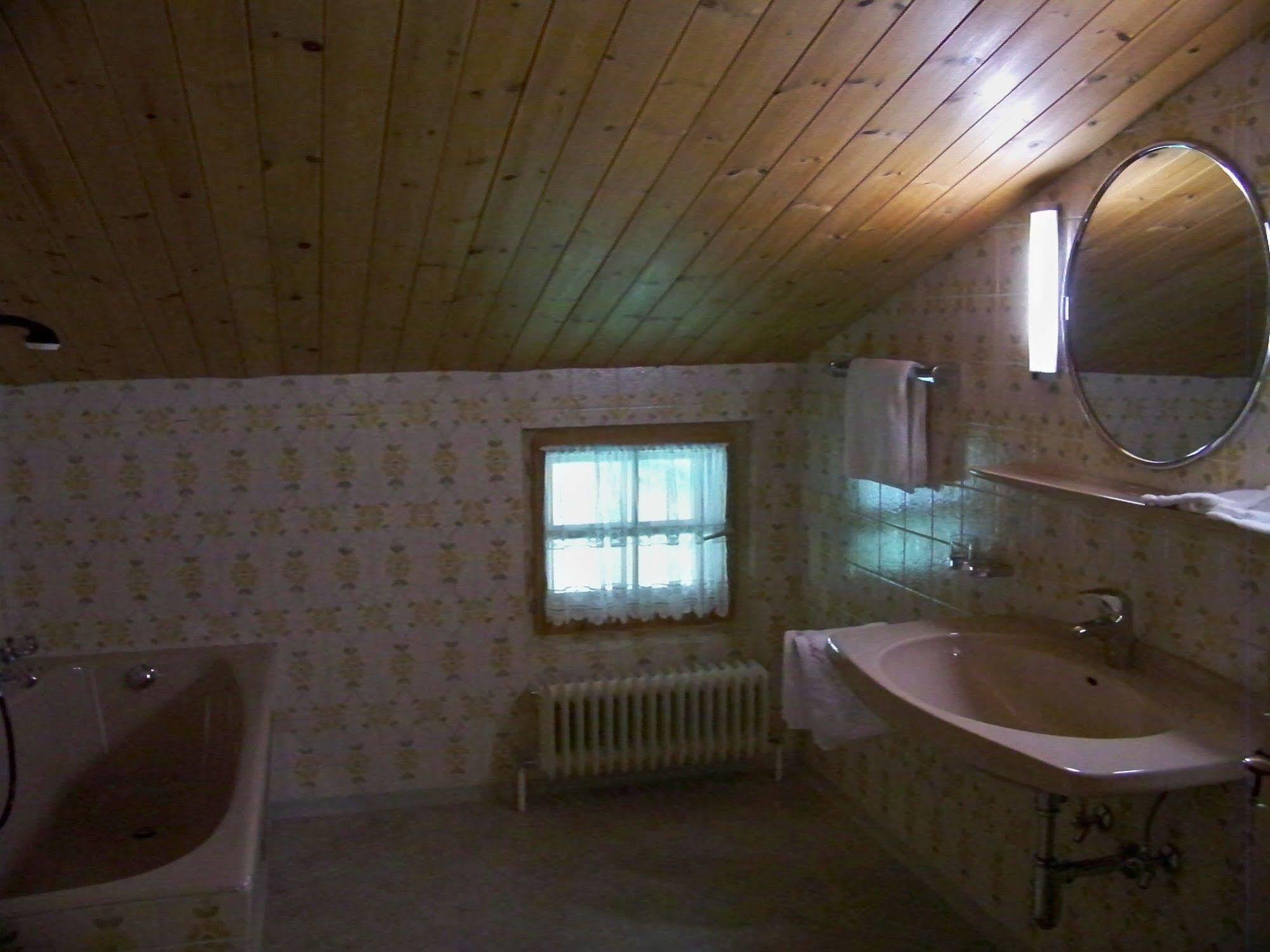Gaestehaus Bichl Umhausen Extérieur photo