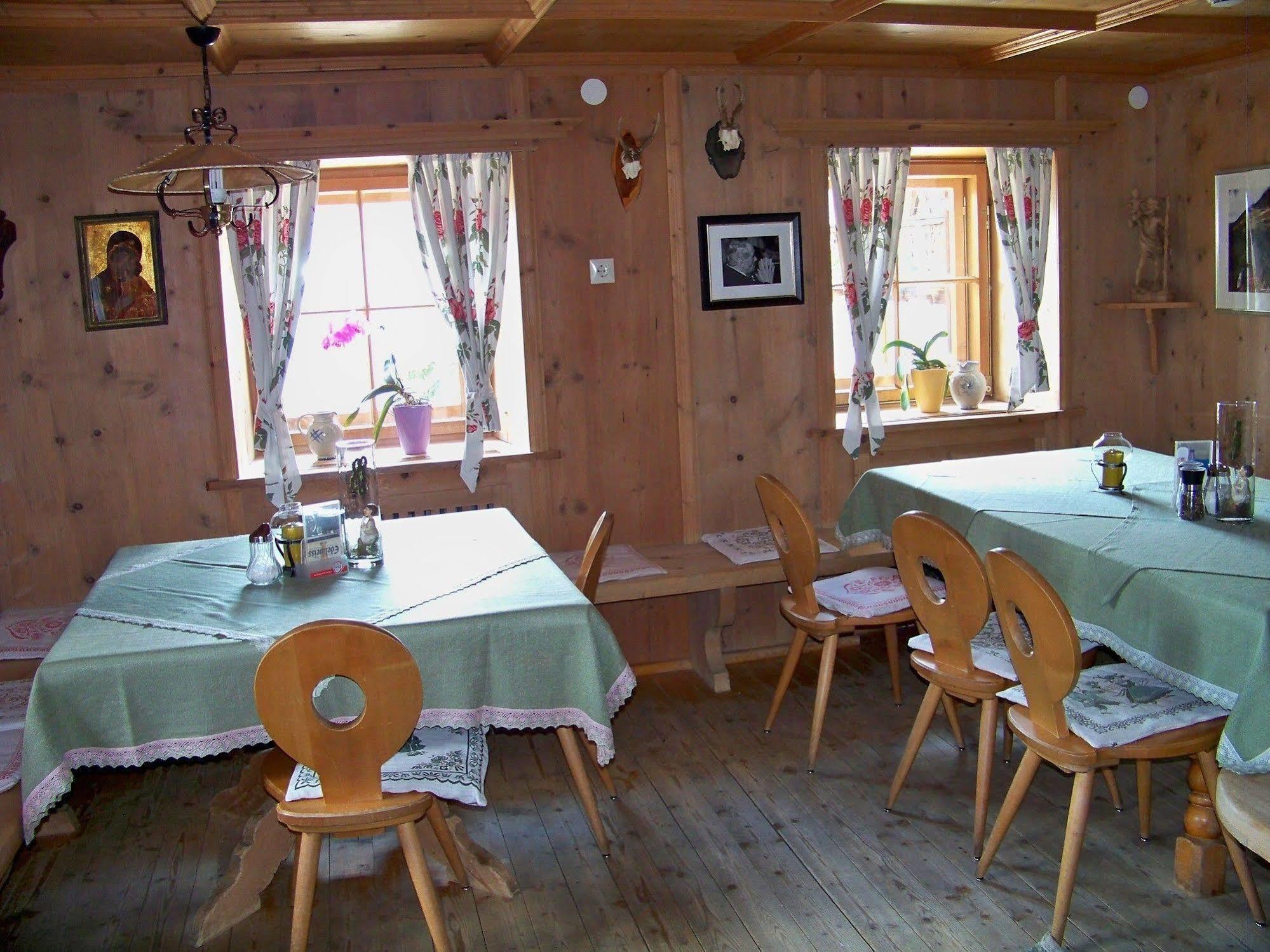 Gaestehaus Bichl Umhausen Extérieur photo