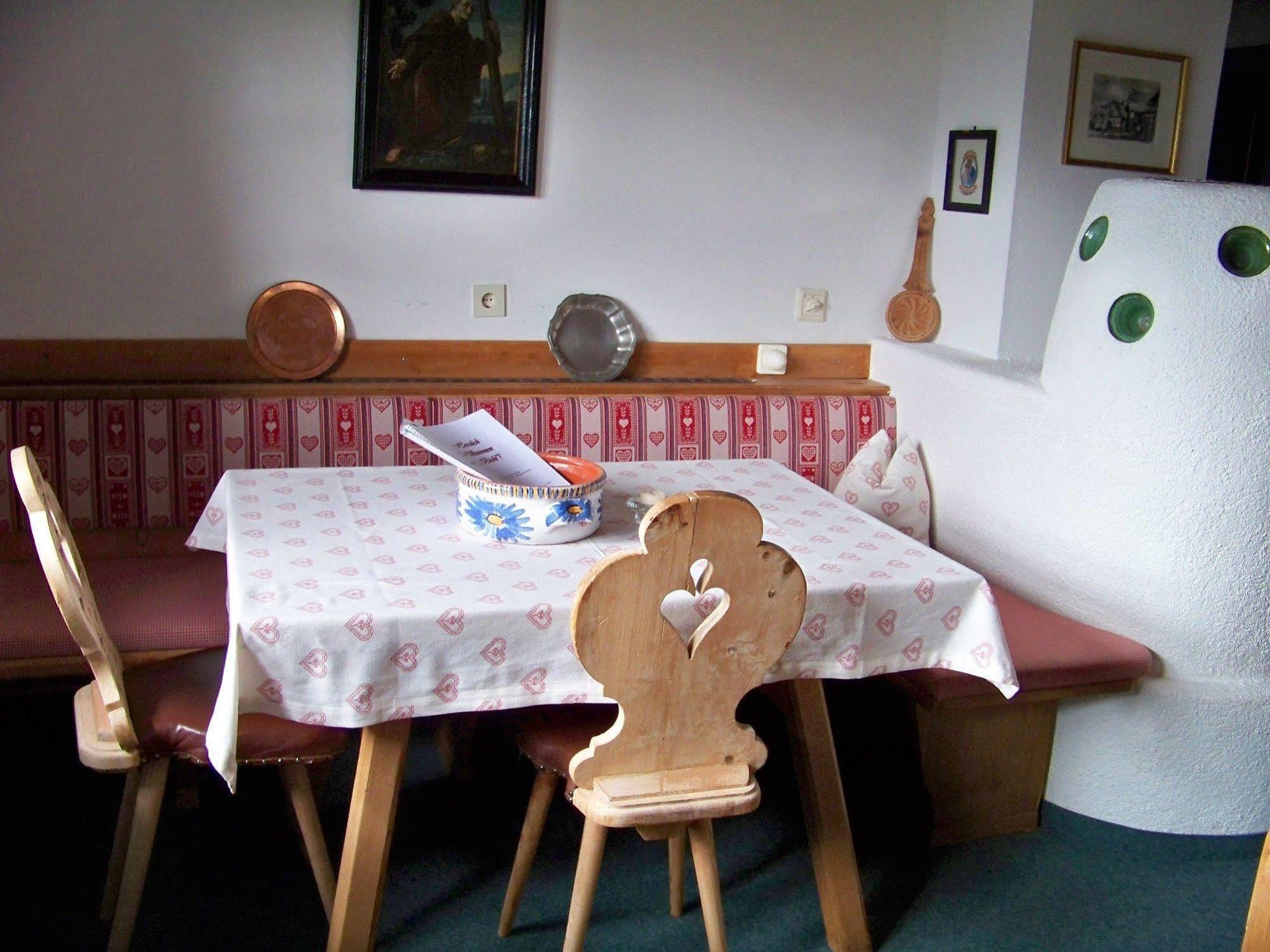 Gaestehaus Bichl Umhausen Extérieur photo